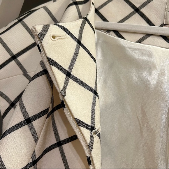 The Limited Scandal Collection Women’s Peplum Short Sleeve Jacket - Picture 9 of 12